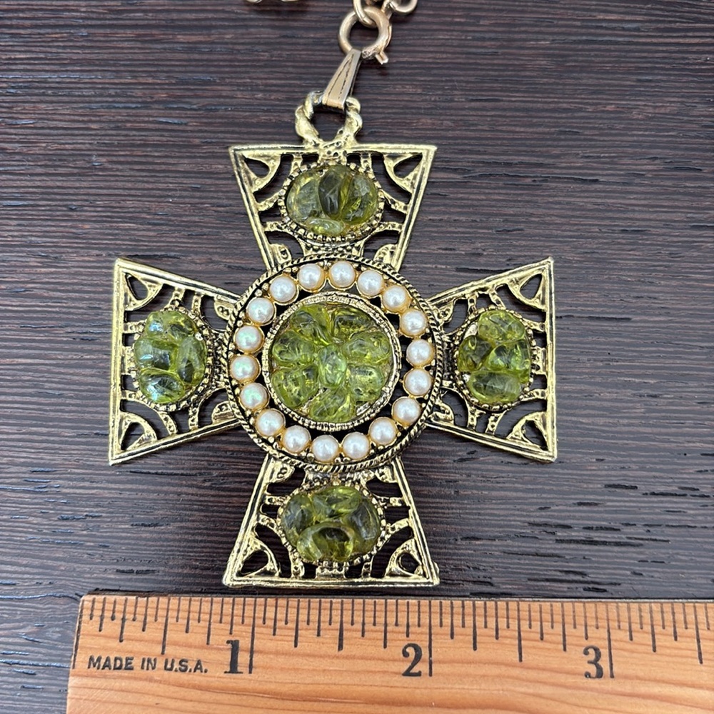 π₯HPπ₯VTG Statement Maltese Cross Pendant with Necklace, gold/ green - Picture 12 of 12